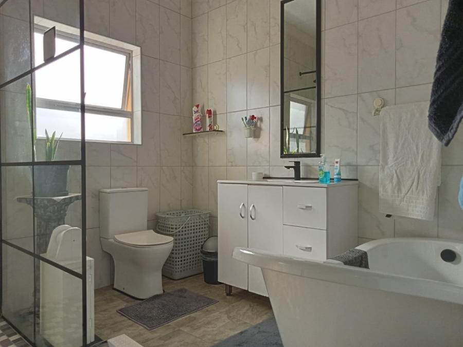 3 Bedroom Property for Sale in Cambridge Eastern Cape